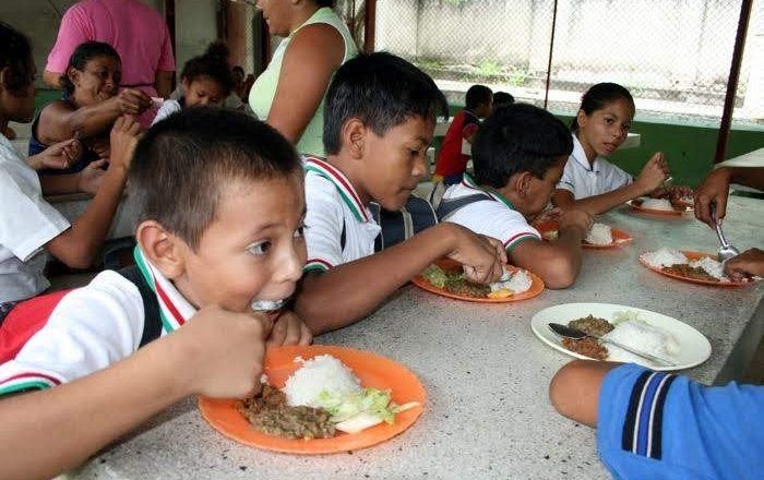 Cerca de 5.000 niños se alimentan saludablemente en comedores comunitarios: alcalde Char