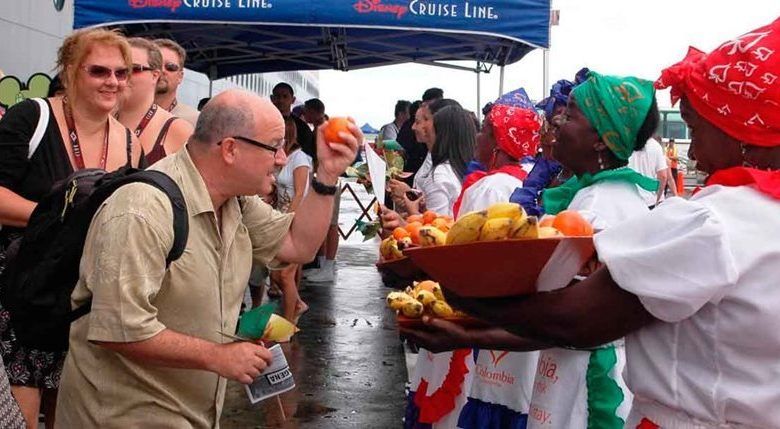 Con ingresos por 11 mil millones de dólares en 2025, el turismo supera divisas del carbón