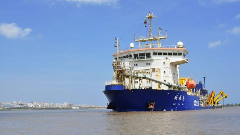 Cormagdalena contrata moderna draga que operará en Barranquilla