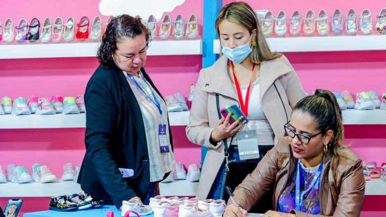 Para frenar el ‘gota a gota’, Gobierno abrió líneas de crédito por más de $614 mil millones a economía popular