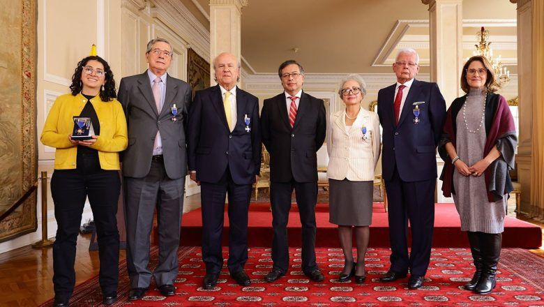 Petro rinde homenaje a cinco exmagistrados con la Cruz de Boyacá por su compromiso con la justicia