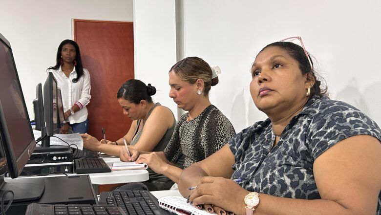 Conectar, aprender y crecer: Alcaldía de Cartagena inicia cursos de informática para la comunidad en la Casa de la Mujer