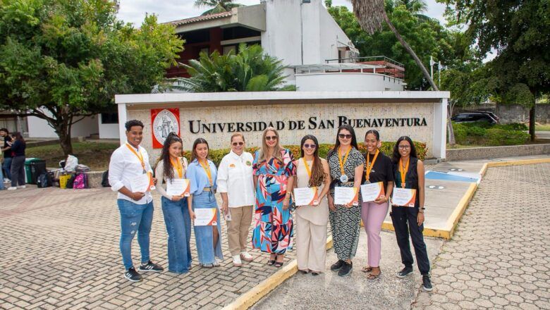 Transcaribe reconoce como agentes de transformación a estudiantes ganadores del Concurso de Diseño Paisajístico del Patio Portal