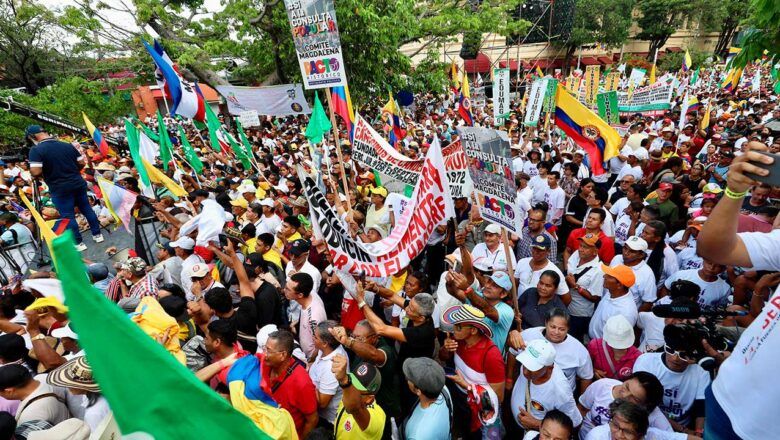 ‘Colombia se levanta!’ en apoyo a la Consulta Popular: presidente Petro