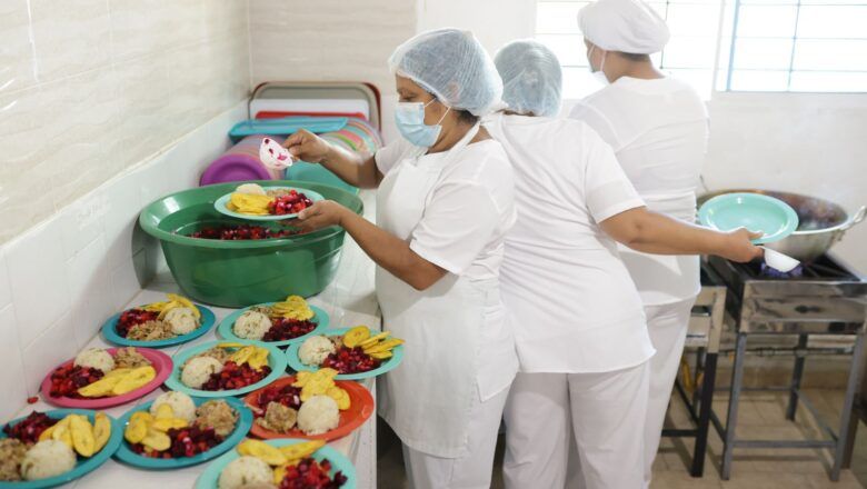 Colegios oficiales del departamento con servicio del PAE tendrán en su totalidad comida preparada en sitio.