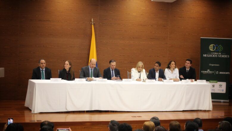 Senado impulsa microempresas en Feria Verde