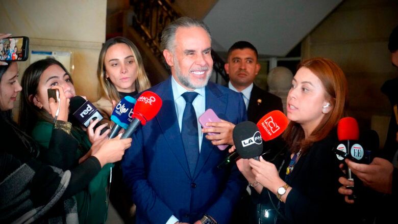 Gobierno estudia decreto de la Consulta Popular