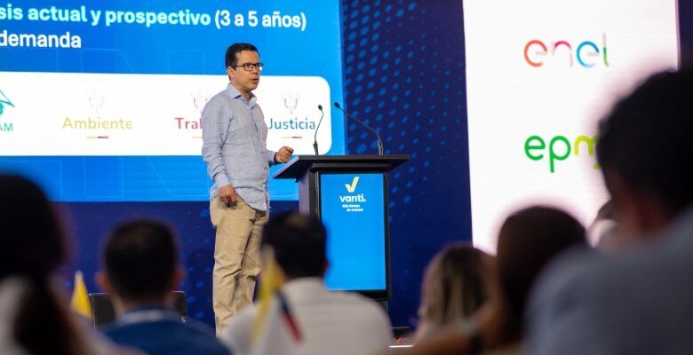 Aumento de conectividad, vigilancia y control: ejes para cierre de brechas digitales