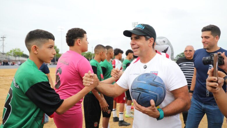 Entregan dos nuevas canchas en polideportivo de La Magdalena