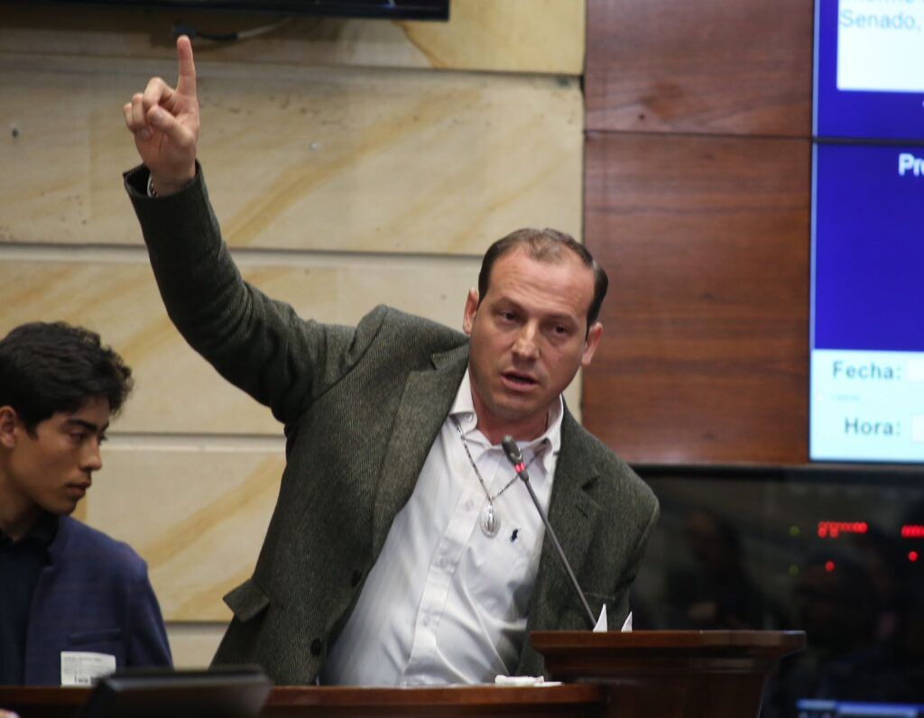 El Día del Diputado se celebrará el 11 de abril de cada año diputado ed