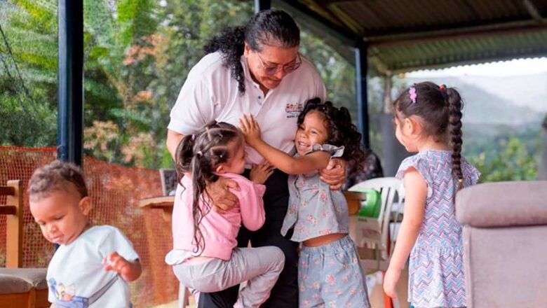 Programa de maestras y maestros itinerantes del Gobierno ha beneficiado a 3.729 niños y niñas