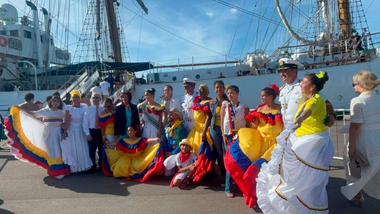 Cancillería fortalece su presencia en el Caribe con el buque Gloria y Casas de Colombia en Aruba