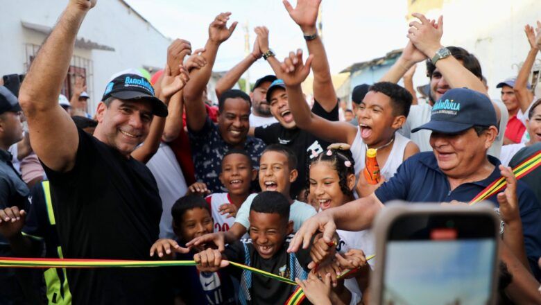 Alcalde Char entrega nuevas vías en El Romance, más kilómetros con los que Barrios a la Obra impulsa el desarrollo comunitario