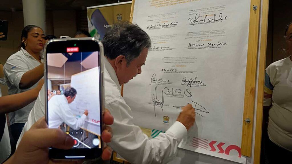 En Montes de María, se adelantan 74 proyectos por $305.000 millones firma convenio Montes de Maria se adelantan 74 proyectos por 305000 millones ed