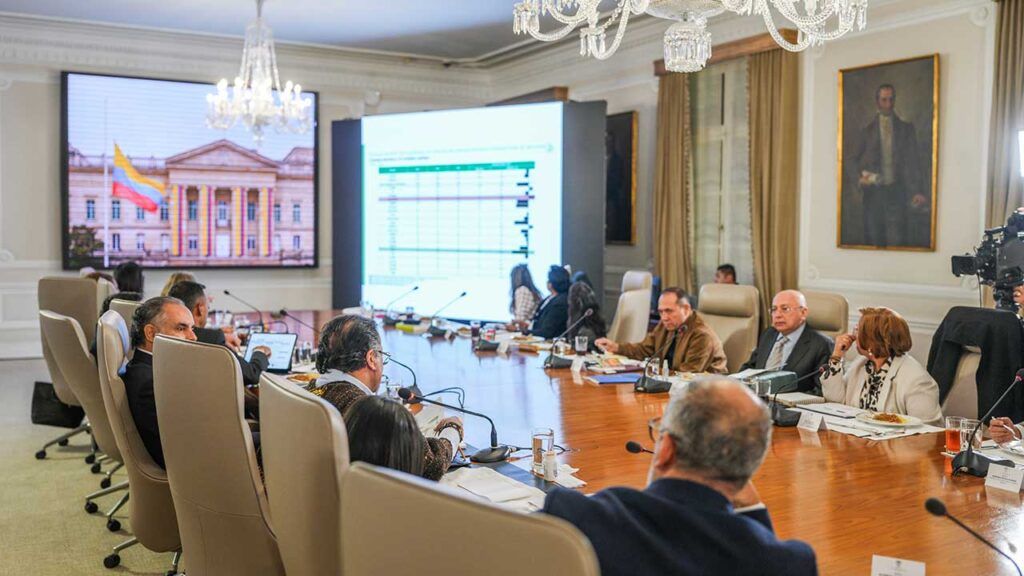 Por tasas de interés del Banco de la República hay retroceso en el crecimiento de la vivienda: presidente Petro gobierno consejo ed