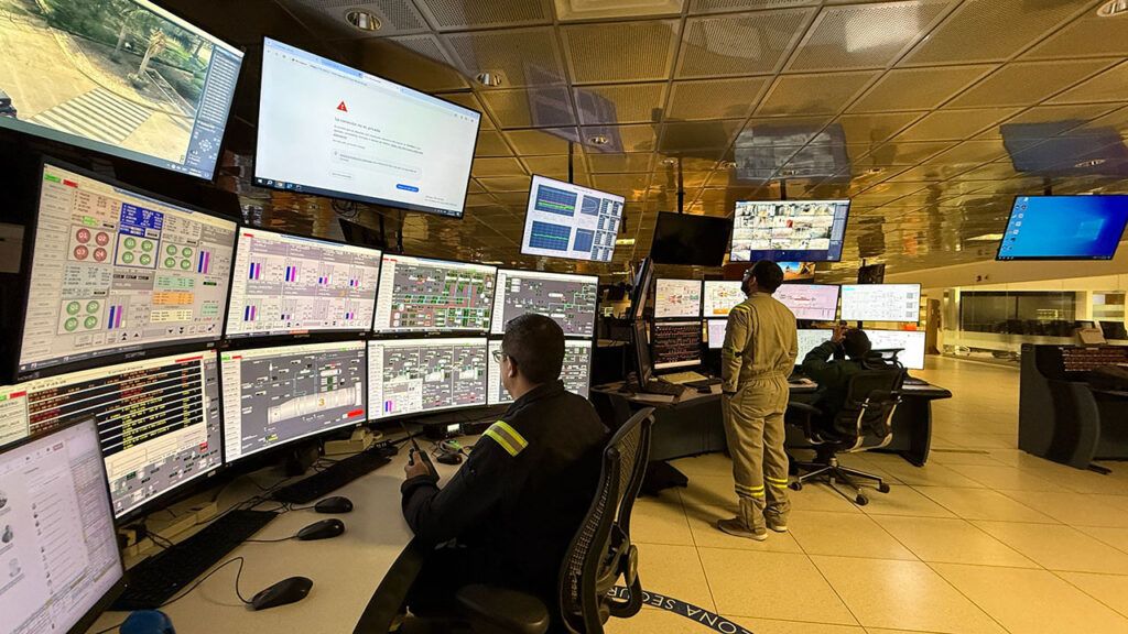 Ecopetrol estrena granja solar en la Refinería de Cartagena con producción equivalente al suministro anual de 2.200 hogares granja solar en la Refineria de Cartagena ecopetrol ed