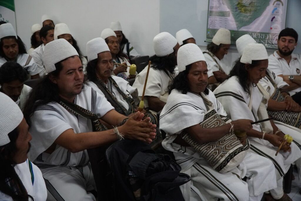 ANT y pueblos indígenas de la Sierra Nevada acuerdan recuperar 15.000 hectáreas y proteger la Línea Negra Pueblos Indigenas ed