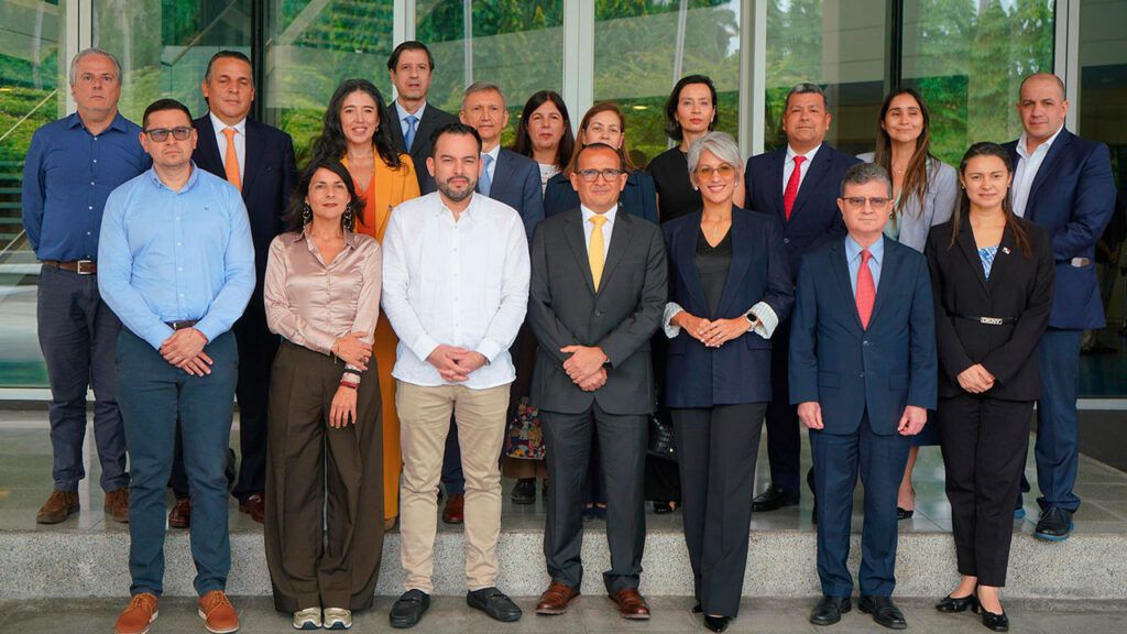 Colombia avanza en compromisos para impulsar la Interconexión Eléctrica con Panamá interconexion elec panama ed