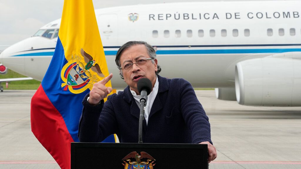 Petro invitó a su homólogo de EE.UU., Donald Trump, a corregir ‘su política’ antidrogas y ‘hacer una guerra contra los narcotraficantes’ petro viaje ed