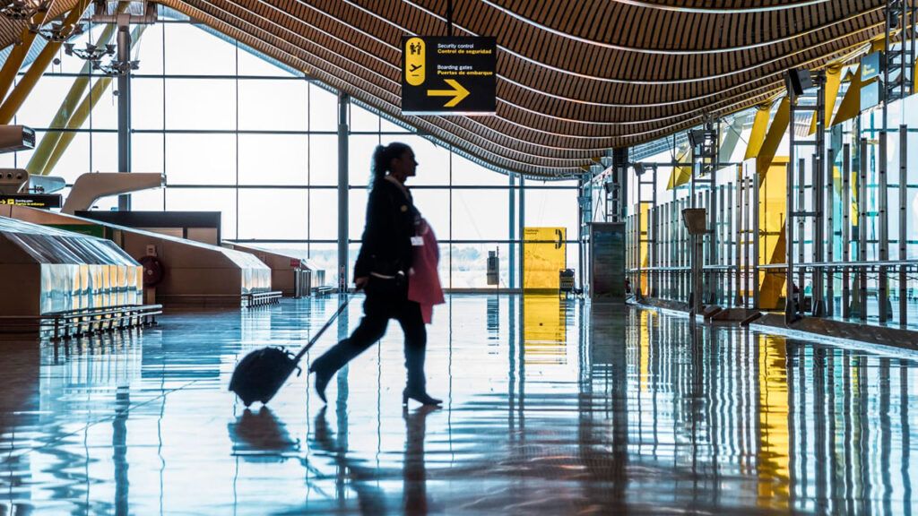 Colombianos deberán registrarse en el nuevo sistema de control biométrico para ingresar a Europa a partir del 12 de octubre de 2025 tirismo viajeros ed