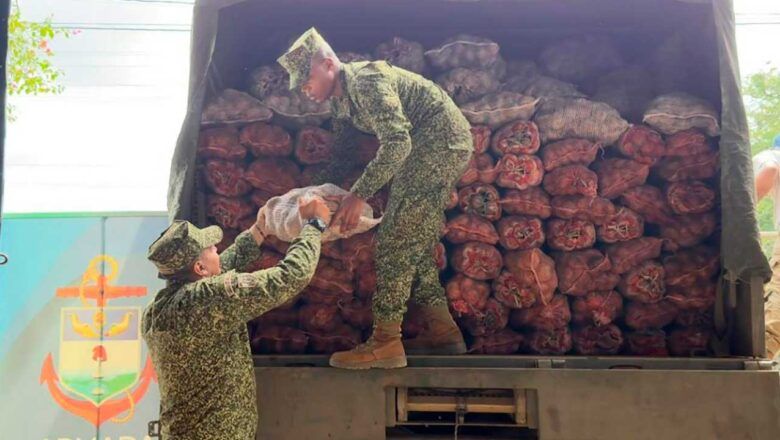 Gobierno transporta 600 toneladas de alimentos para Sucre
