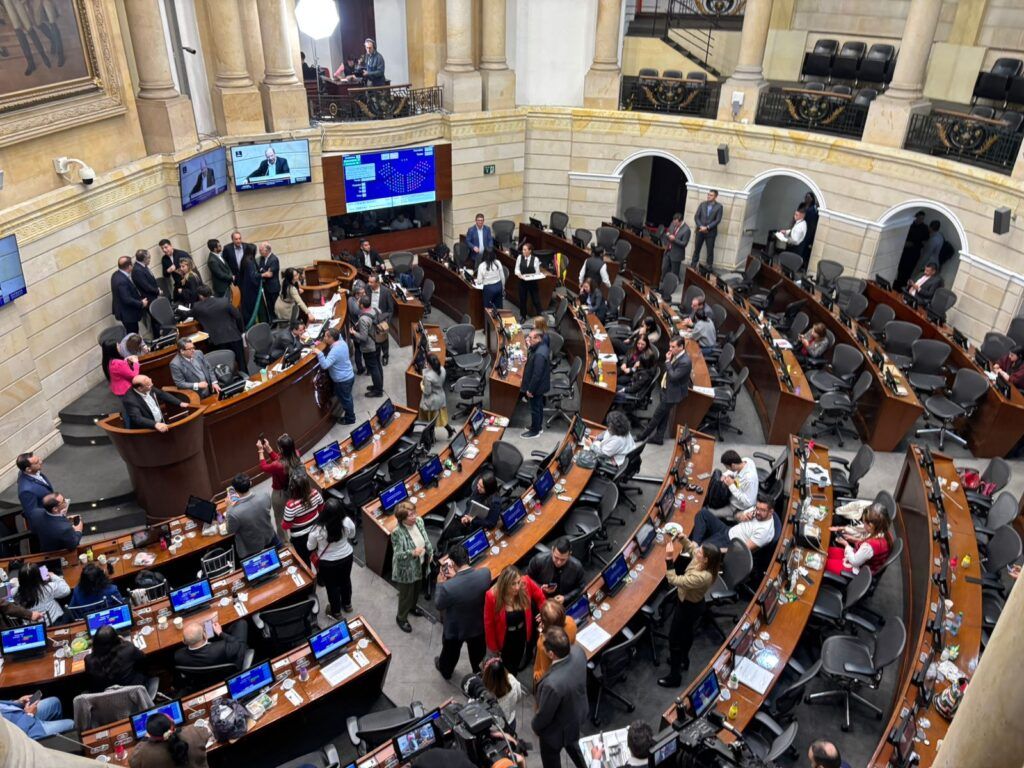 Senadores se pronuncian sobre la propuesta de Constituyente de gobierno Petro plenaria senado ed