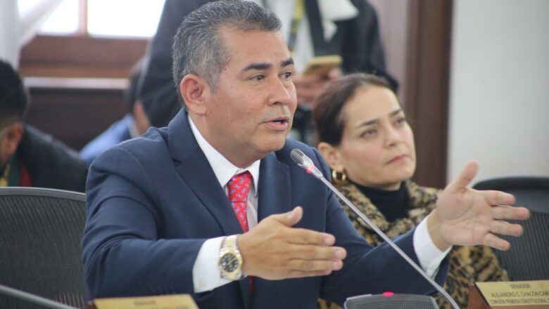 Familiares cercanos de alcaldes y gobernadores no podrían aspirar al Congreso de la República