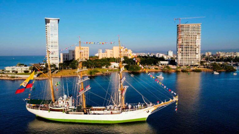 Buque Escuela ARC Gloria arribó a Puerto Vallarta en su travesía por el Pacífico0