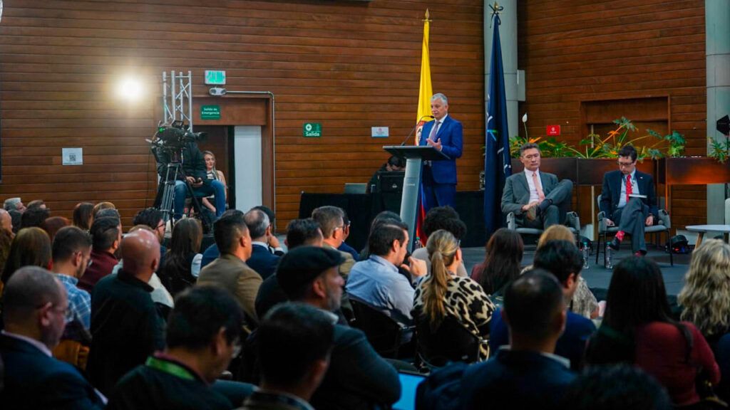 Entre enero y octubre de 2025 la Dian recaudó $249,1 billones, equivalentes al 97,1% de la meta para el periodo dian recaudo ed