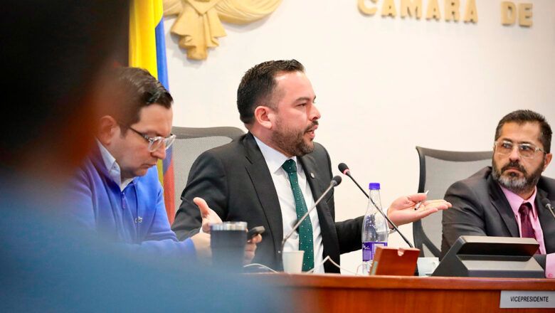 Gobierno pide a gremios propuestas frente a proyecto de Regulación Justa y Democratización del Sector Energético