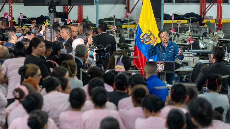 ‘Las confecciones pueden generar más fuerza de trabajo que el petróleo, el café y el carbón’: presidente Petro