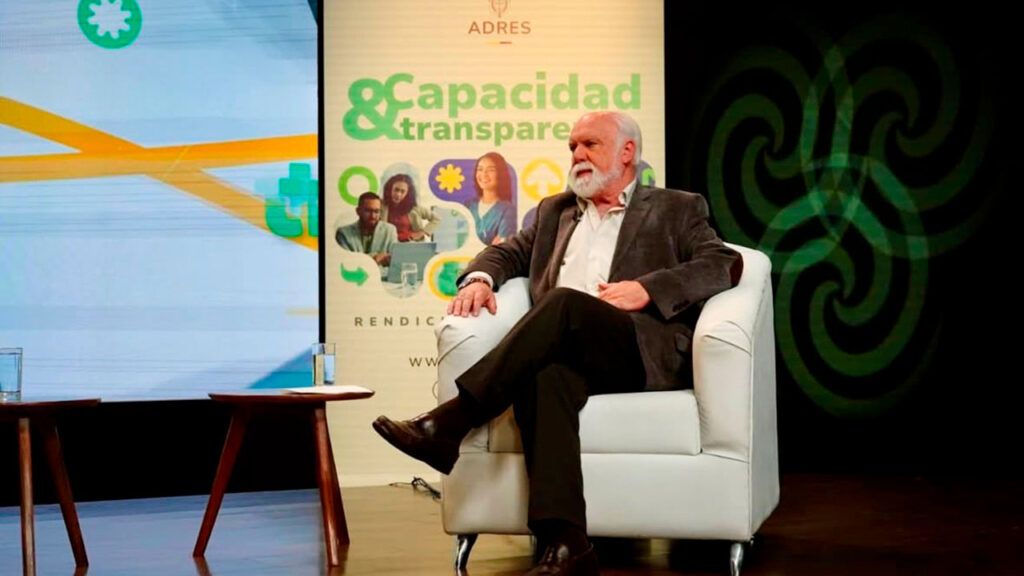 ADRES cuestiona que pese a baja inflación y precio del dólar medicamentos importados no bajen presidente adres ed