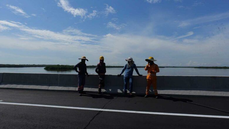 Petro propuso reunión con asociaciones de pescadores y ministros para estudiar medidas para recuperar la Ciénaga