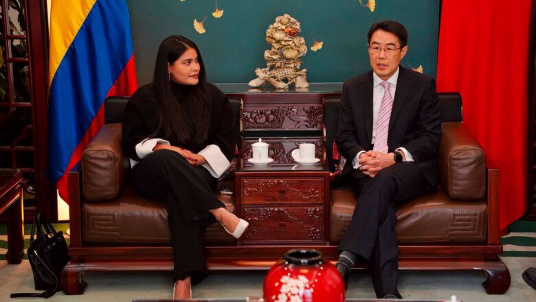 Colombia busca inversión china para desarrollar proyectos en energía, red férrea, agua y conectividad