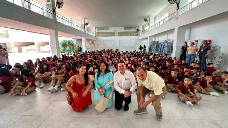 Gobierno acompaña regreso a clases en 23 territorios y proyecta 9,3 millones de matrículas