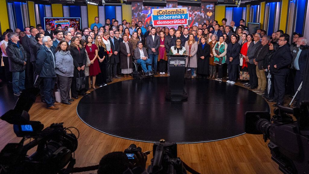 Gobierno de Colombia por la defensa ed