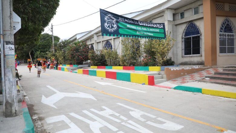 Alcalde Char entrega tramos pavimentados en Las Palmas