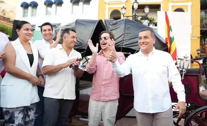 Cartagena, primera ciudad del mundo en usar sistema integral de coches turísticos 100% eléctricos