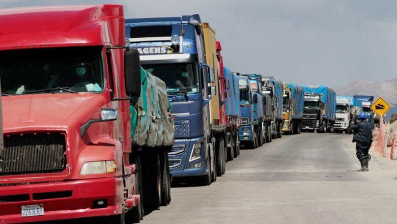 Petro ordena a la Fuerza Pública impedir que entren a Colombia insumos del fentanilo procedentes de Ecuador