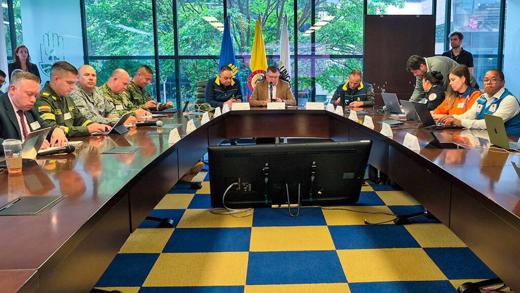 equipo elite de Colombia que apoyara a Chile en extincion de incendios ed