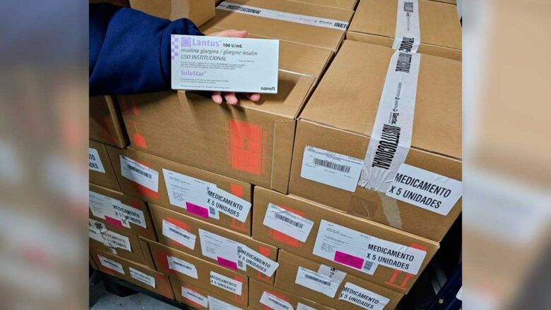 ‘Todas las medicinas con componentes importados deben rebajar su precio en pesos’: presidente Petro