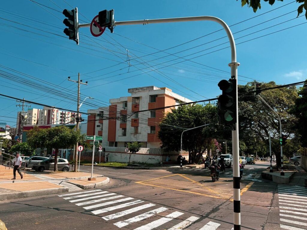 Barranquilla estrena 4 nuevos semáforos