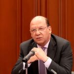 Ministro de Hacienda explica el impacto de las tasas de interés del Emisor en la economía nacional