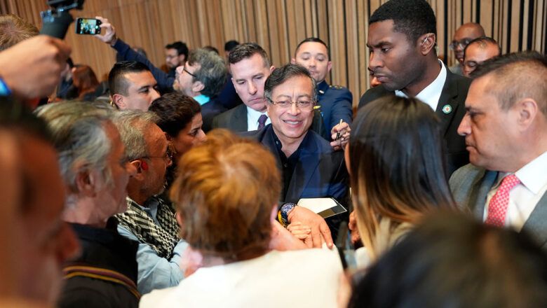 ‘Aumento del salario mínimo no elevó precios en enero’, dijo el presidente Petro al destacar que el IPP cayó casi 2 %