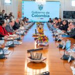 Gobierno ordena eliminar subsidios a la gasolina y limitar exportaciones de carne para proteger el bolsillo de los colombianos