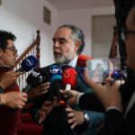 “Una decisión unilateral para suspender al Presidente de la República sería un despropósito jurídico”: ministro Armando Benedetti