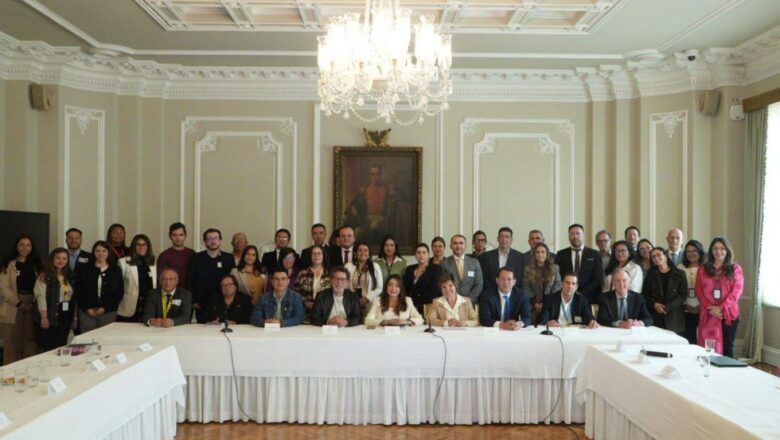 Comisión de Seguimiento, Impulso y Verificación a la Implementación recibe informe de cierre de entrega de bienes FARC