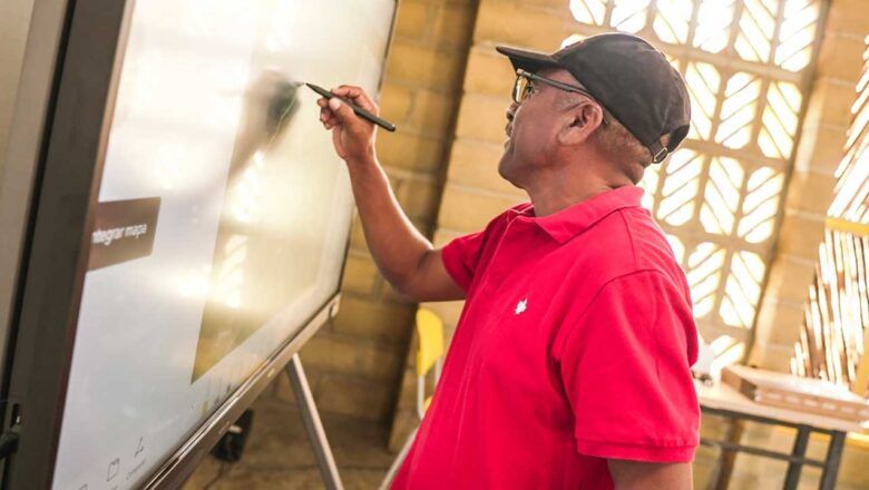 Gobierno garantiza estabilidad laboral para más de 9.000 docentes en Colombia