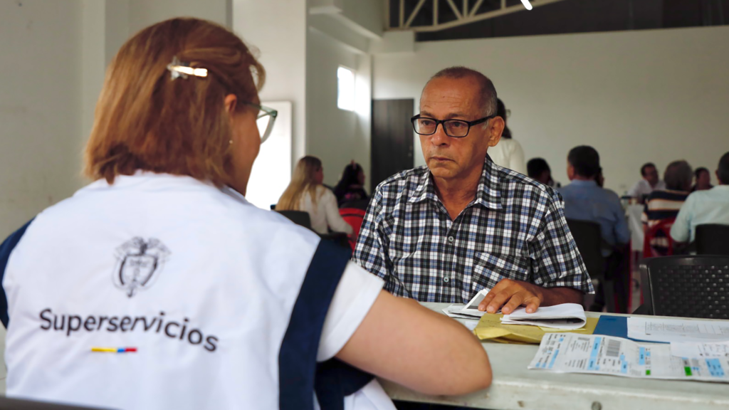 Gobierno prepara nuevo régimen para proteger a usuarios de los servicios de energía y gas