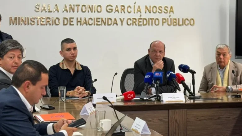 Gobierno y Bancos acuerdan dar 2,1 millones de nuevos créditos y alivios